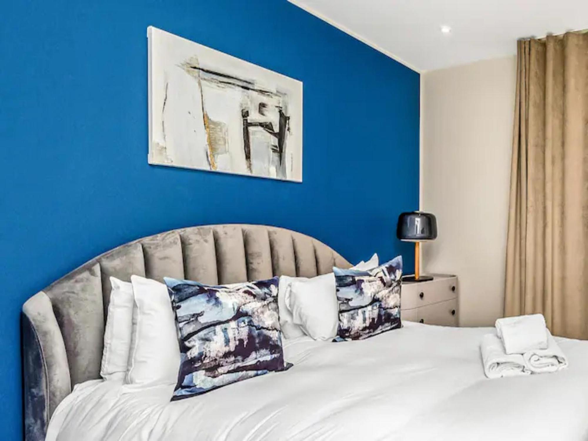 Ferienwohnung Pass The Keys Penthouse Oasis In Trendy Fulham London Exterior foto